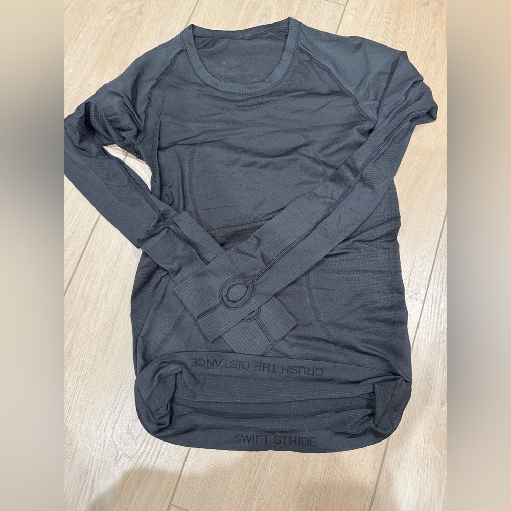 USED Lululemon black  Long Sleeve Athletic Top